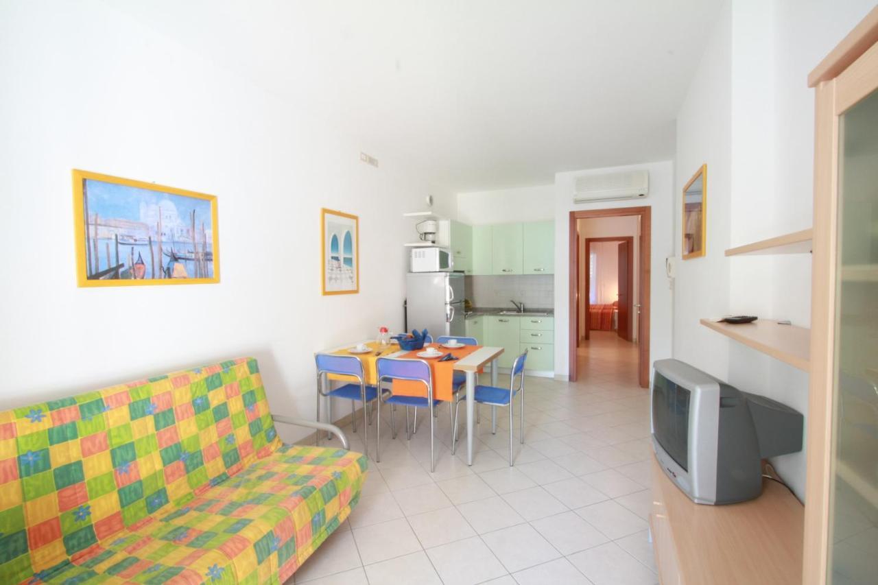 Residenza Le Acacie Apartment Bibione Exterior foto