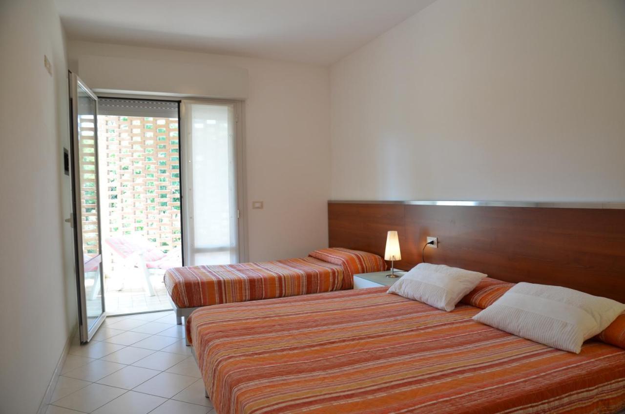 Residenza Le Acacie Apartment Bibione Exterior foto